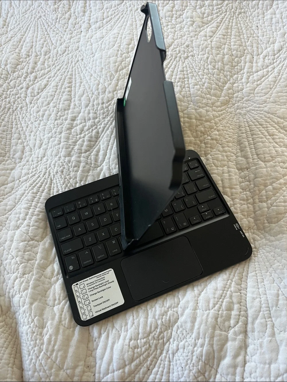 iPad mini 8 TYPE keyboard with trackpad